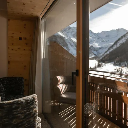 Cristallo Hotel 4*